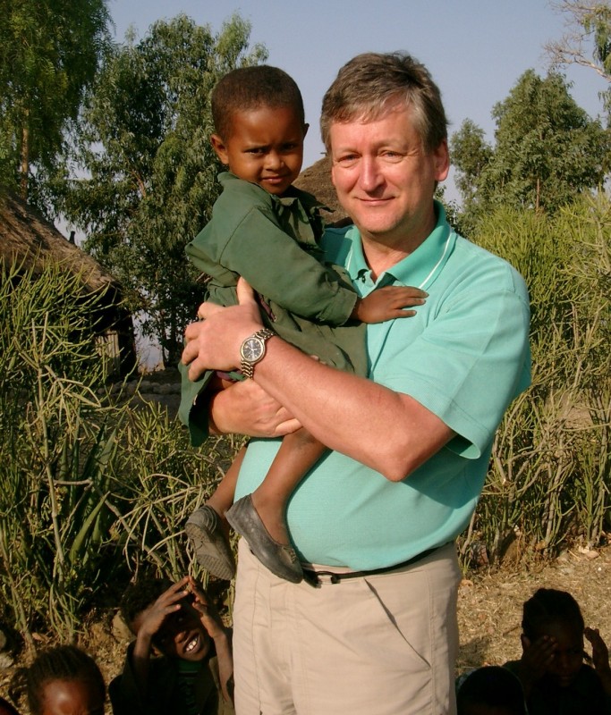 Peter Krasser mit äthiopischem Kind.